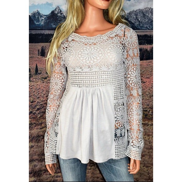 SUNDANCE CATALOG Woman’s Nostalgic Nuance Top Gray Lace Size Small - Picture 1 of 4